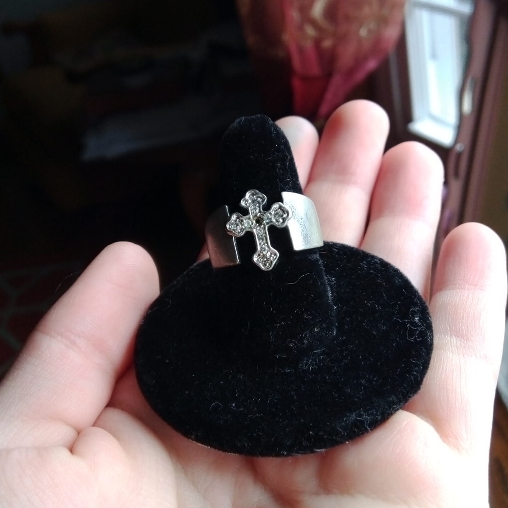 Cute silver cross ring